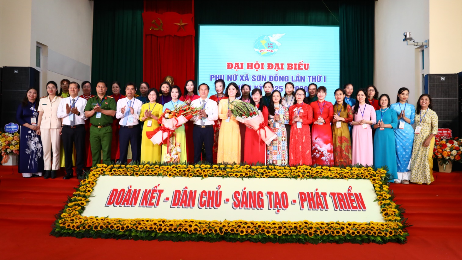 Phụ nữ Sơn Đồng phát huy truyền thống, đoàn kết, sáng tạo, xây dựng tổ chức hội vững mạnh- Ảnh 9.