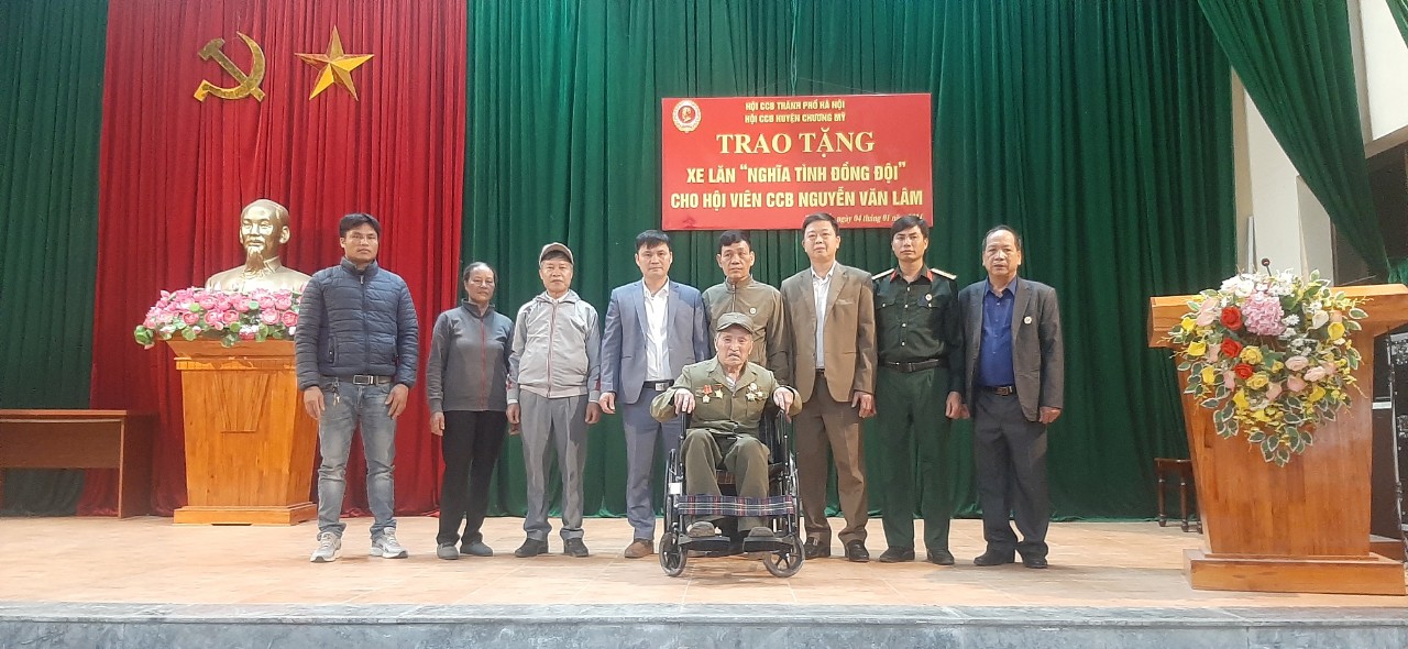 C:\Users\May tinh Loc Ninh\Downloads\Tặng xe lăn 1- 2024.jpg