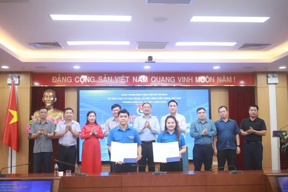 Đoàn Thanh niên Bộ Khoa học Công nghệ, HV Bưu chính viễn thông VN, trường ĐH Công đoàn tham gia đóng góp Đề án Chuyển đổi số, ứng dụng khoa học công nghệ phường Đống Đa giai đoạn 2025 - 2030 và ký kết chương trình phối hợp Đoàn TN- Ảnh 7.