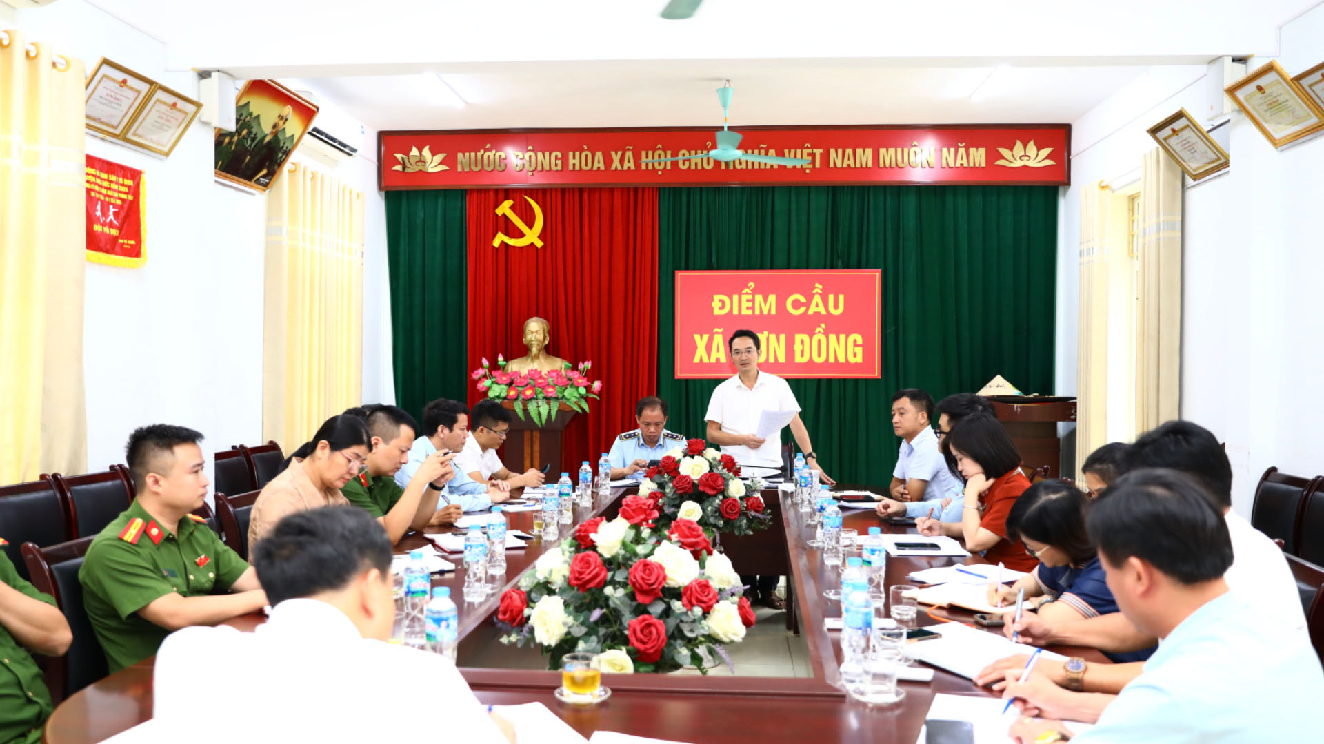 BCĐ 389 xã Sơn Đồng triển khai đợt cao điểm kiểm tra ATTP dịp Tết Trung thu năm 2025 trên địa bàn- Ảnh 1.