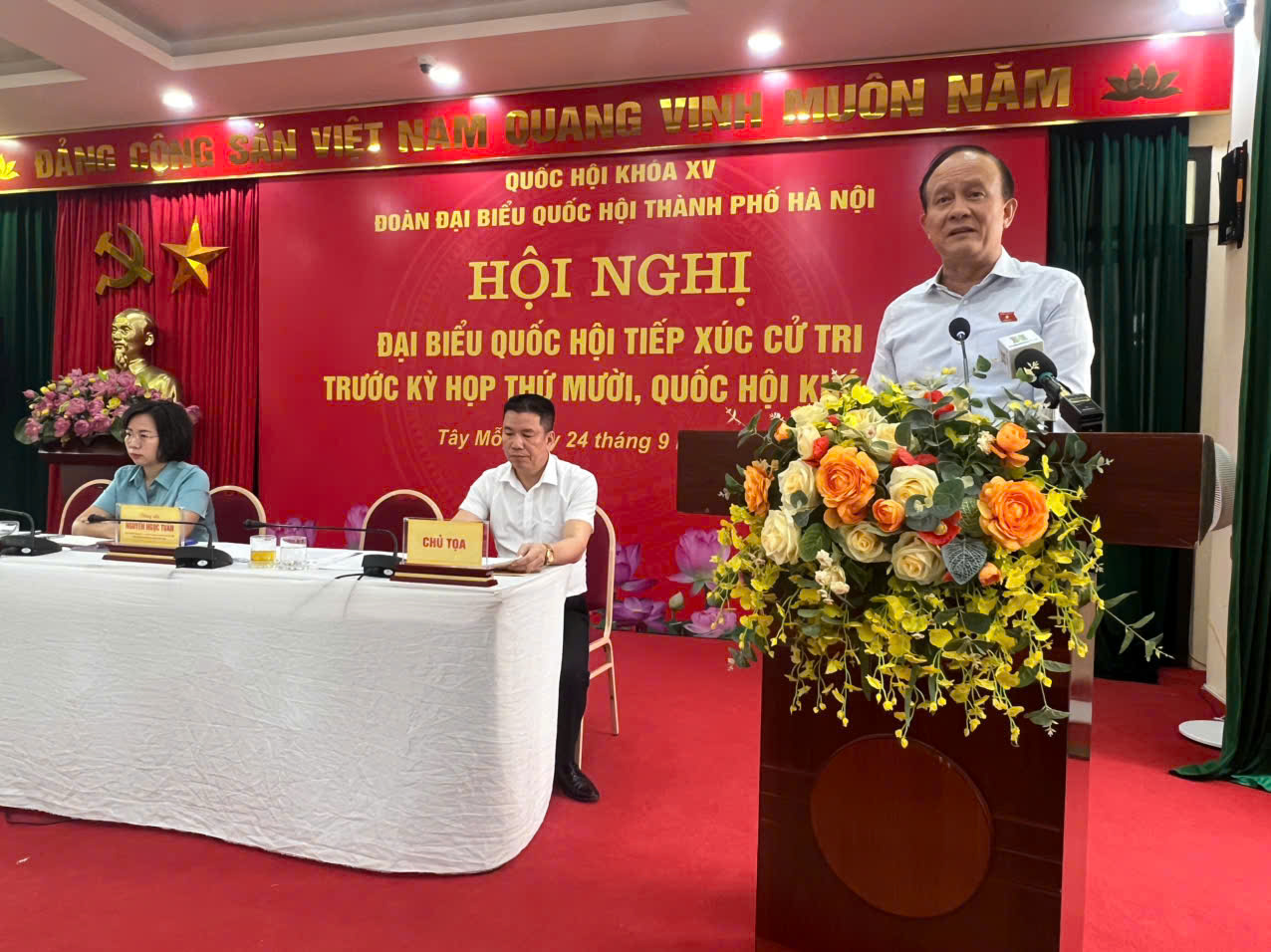 Đoàn đại biểu Quốc hội thành phố Hà nội tiếp xúc cử tri các phường tại đơn vị bầu cử số 3 trước kỳ họp thứ 10 Quốc hội khó XV- Ảnh 3.