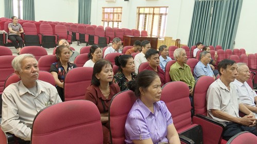 Đại biểu Quốc hội tiếp xúc cử tri đơn vị bầu cử số 5- Ảnh 4.