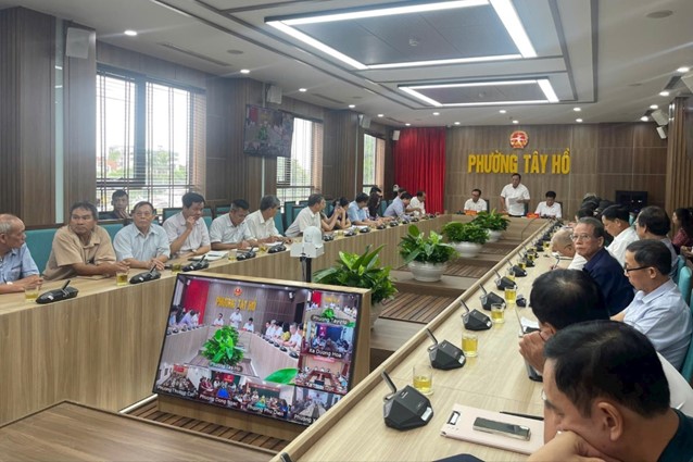 Đại biểu Quốc hội tiếp xúc cử tri đơn vị bầu cử số 5- Ảnh 6.
