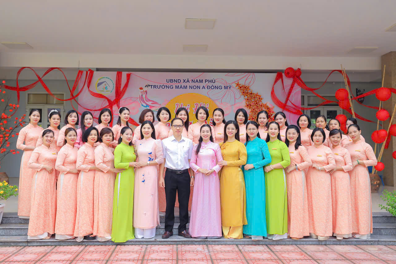 Hội nghị cán bộ, viên chức, người lao động 8 trường khối giáo dục xã Nam Phù năm học 2025–2026: Quyết tâm đổi mới, nâng cao chất lượng giáo dục”