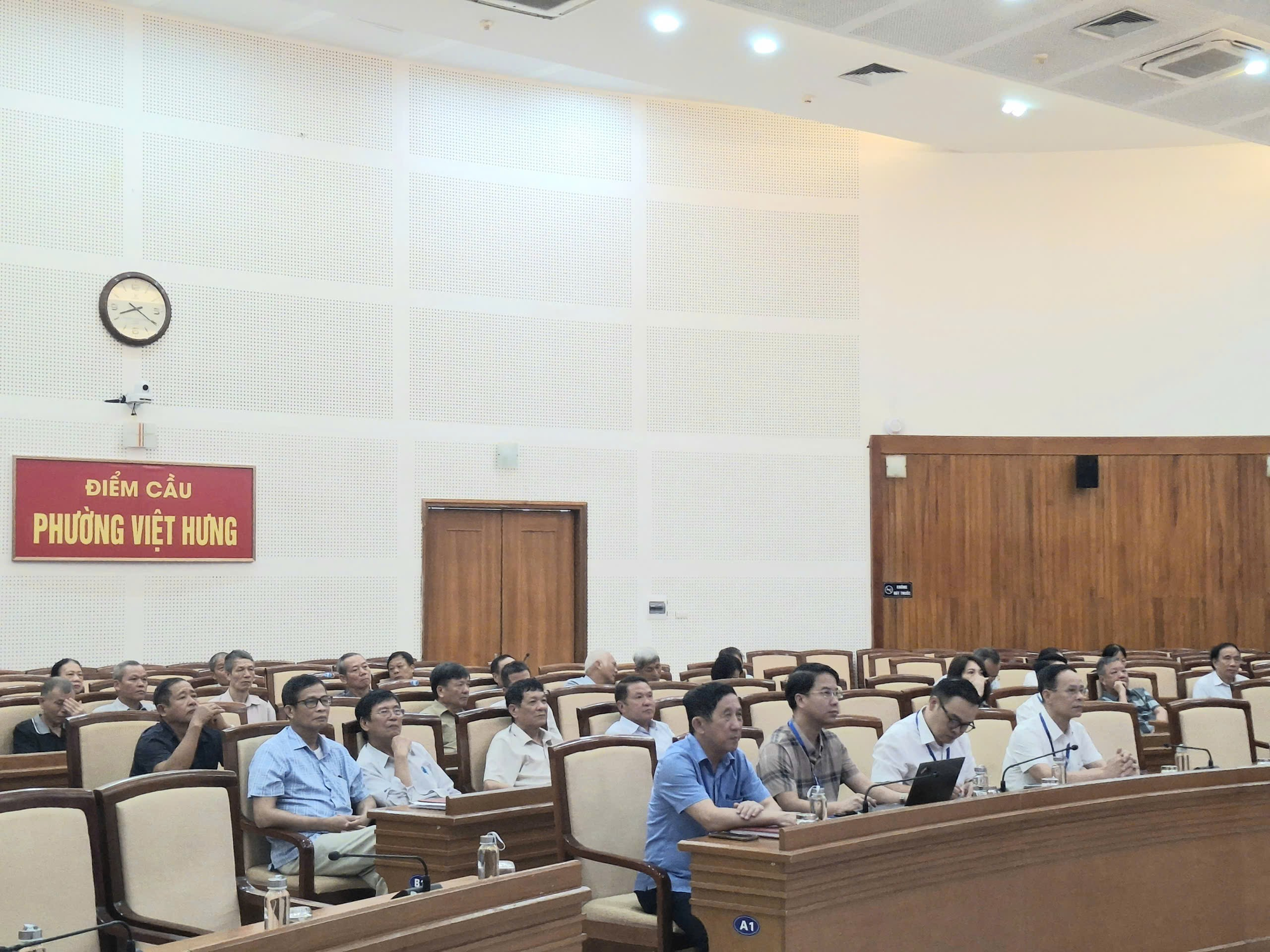 Đoàn đại biểu Quốc hội thành phố Hà Nội tiếp xúc với cử tri các xã, phường thuộc đơn vị bầu cử số 2 sau kỳ họp thứ Chín, Quốc hội khóa XV- Ảnh 1.