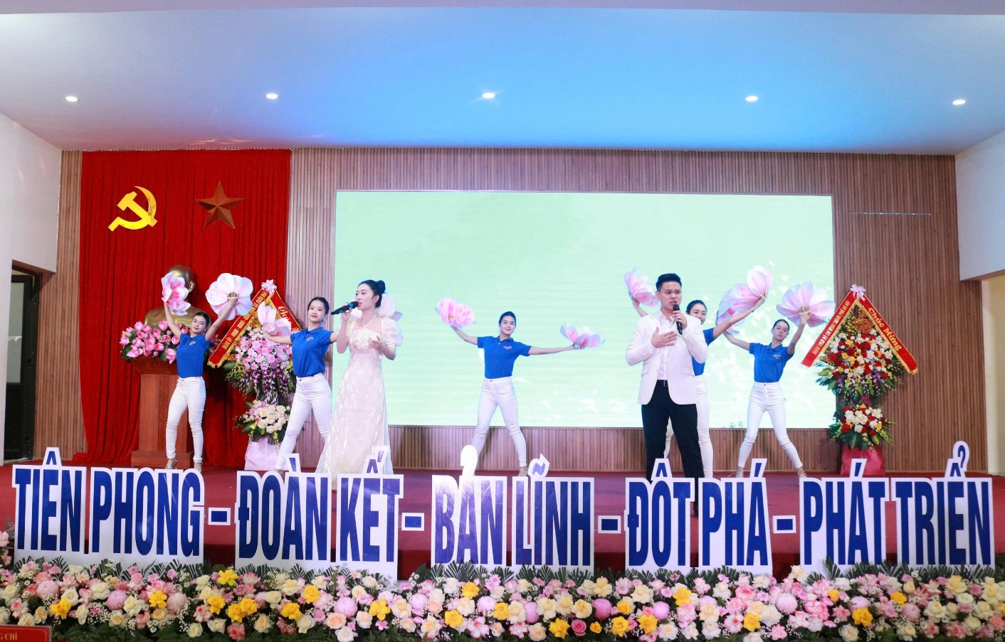 Đoàn TNCS Hồ Chí Minh xã Xuân Mai tổ chức thành công đại hội lần thứ I, nhiệm kỳ 2025-2030- Ảnh 1.