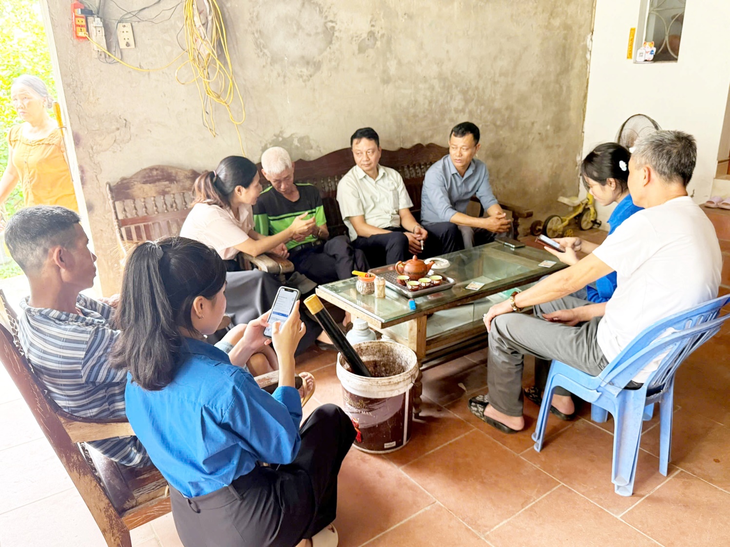 Điểm tiếp nhận và phục vụ hành chính công xã Trần Phú trong tuần 39 đón tiếp 278 công dân- Ảnh 1.