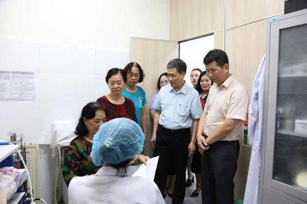 TRẠM Y TẾ PHƯỜNG CỬA NAM TỔ CHỨC CÁC HOẠT ĐỘNG CHĂM SÓC SỨC KHỎE NGƯỜI CAO TUỔI NĂM 2025- Ảnh 2.