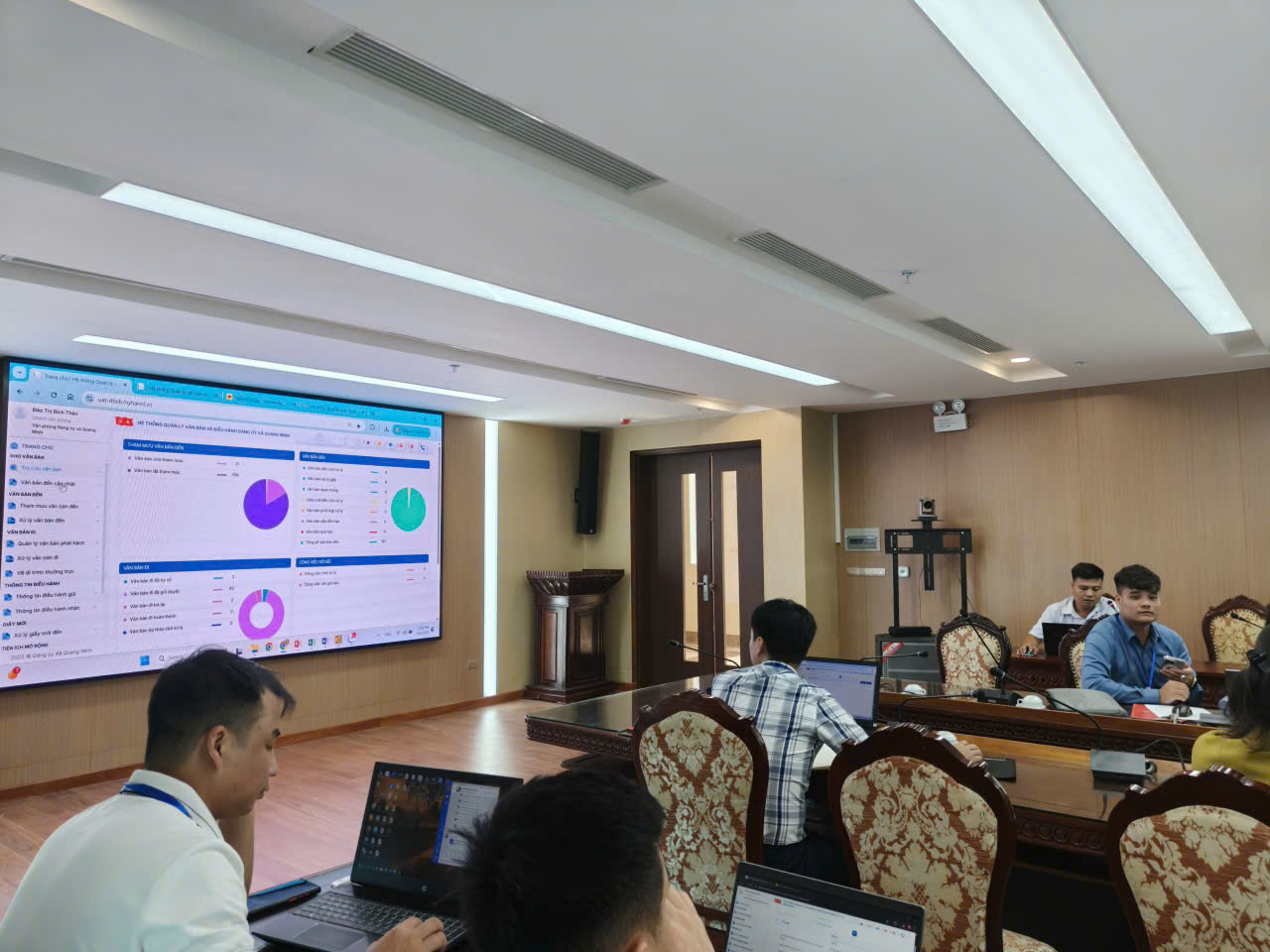 C:\Users\MAY 1\Desktop\Tập huấn phần mềm QLVB\z6990093055645_b8c5852b0029964e077584e45160420c.jpg