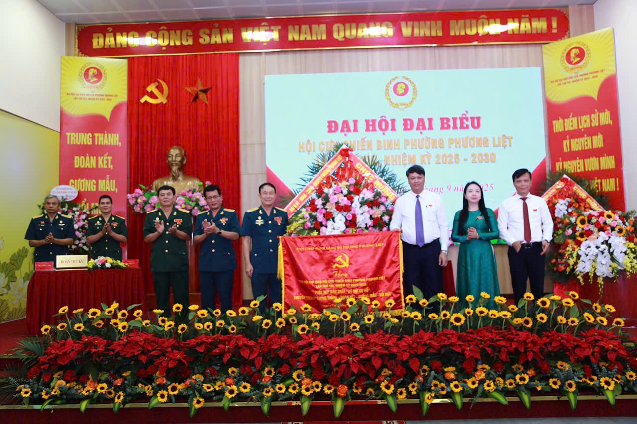 Phát huy phẩm chất “Bộ đội Cụ Hồ”, xây dựng Hội Cựu Chiến binh phường Phương Liệt vững mạnh toàn diện- Ảnh 5.