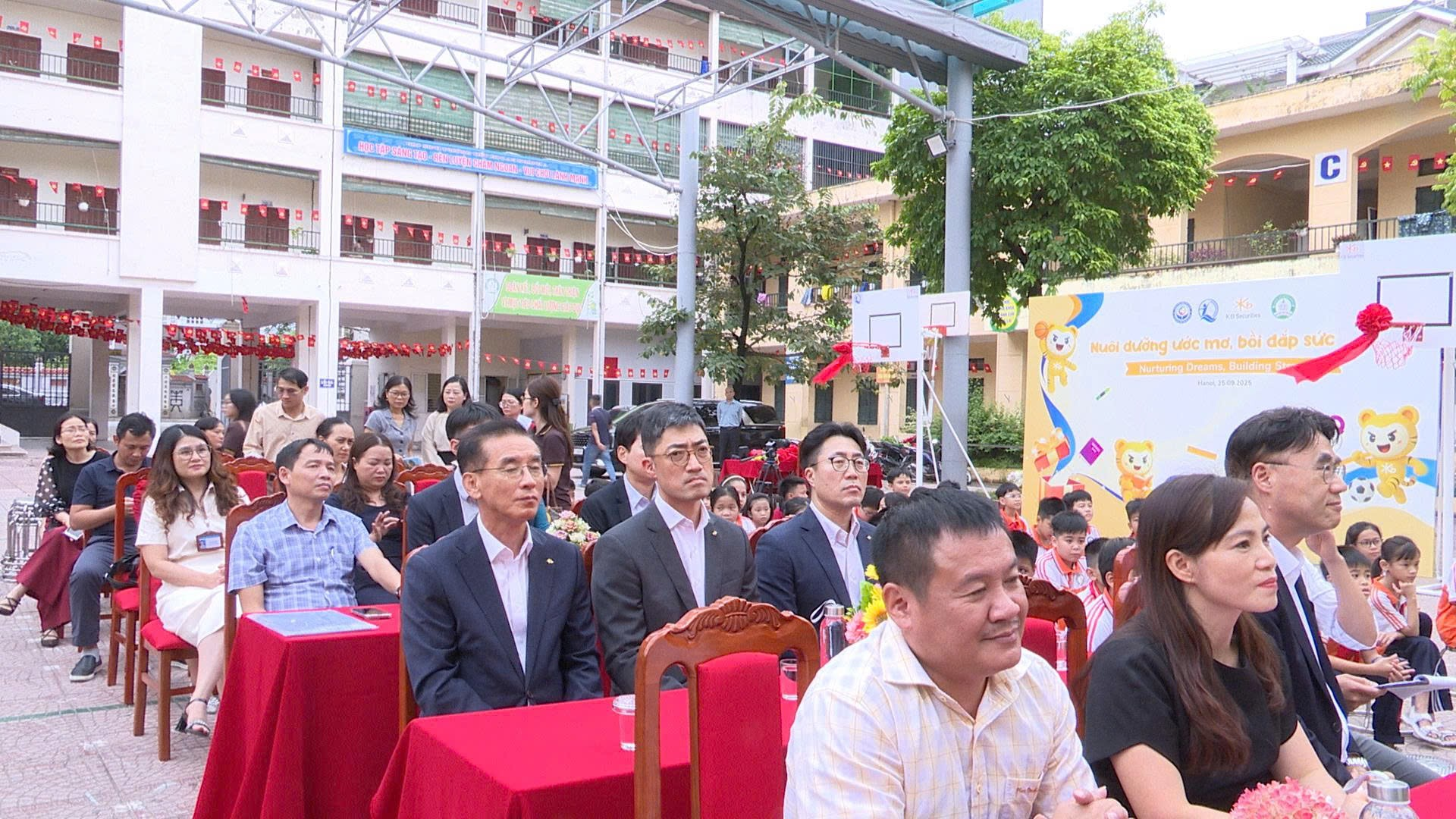Khánh thành, bàn giao trang thiết bị trường học và trao học bổng cho học sinh có hoàn cảnh khó khăn tại xã An Khánh- Ảnh 4.