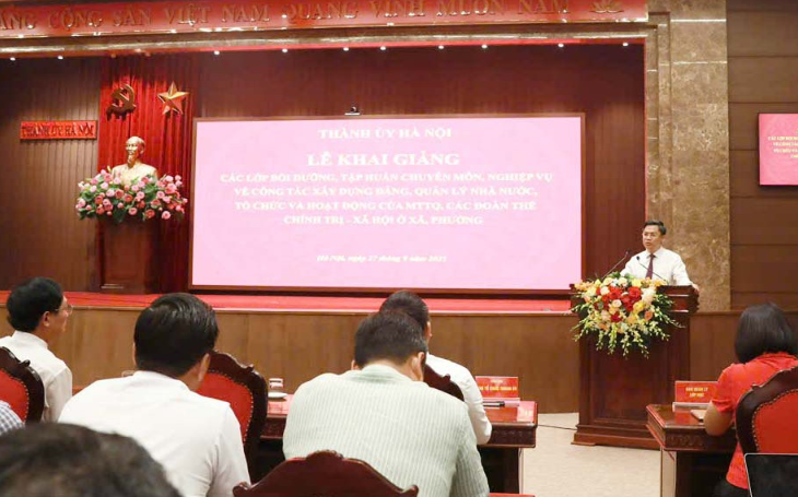 Xã Phúc Thọ tham dự Lớp bồi dưỡng, tập huấn nghiệp vụ công tác xây dựng Đảng, quản lý nhà nước từ điểm cầu Thành ủy Hà Nội- Ảnh 1.