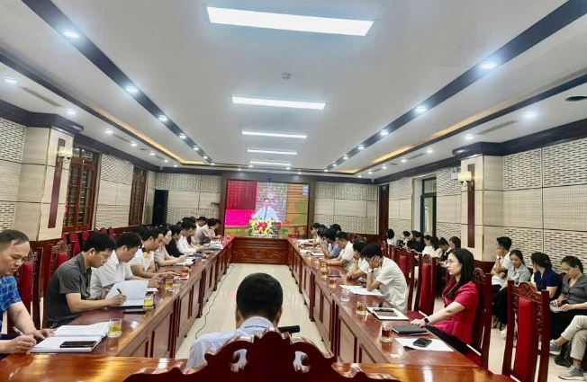Xã Phúc Thọ tham dự Lớp bồi dưỡng, tập huấn nghiệp vụ công tác xây dựng Đảng, quản lý nhà nước từ điểm cầu Thành ủy Hà Nội- Ảnh 3.