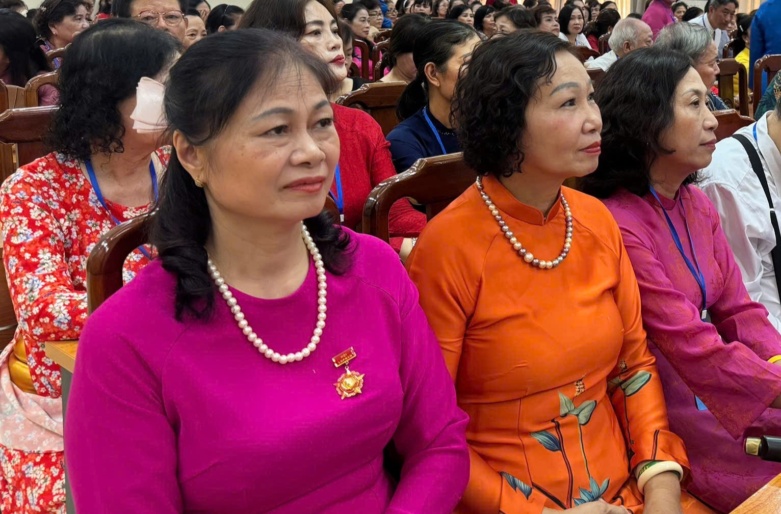 PHỤ NỮ VĂN MIẾU- QUỐC TỬ GIÁM GÓP PHẦN XÂY DỰNG PHƯỜNG TRỞ THÀNH TRUNG TÂM VĂN HÓA, DỊCH VỤ, DU LỊCH CỦA HÀ NỘI- Ảnh 3. PHỤ NỮ VĂN MIẾU- QUỐC TỬ GIÁM GÓP PHẦN XÂY DỰNG PHƯỜNG TRỞ THÀNH TRUNG TÂM VĂN HÓA, DỊCH VỤ, DU LỊCH CỦA HÀ NỘI- Ảnh 3.