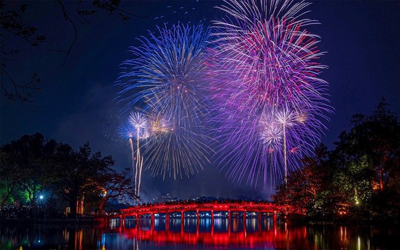 Hà Nội rực sáng pháo hoa mừng Quốc khánh 2/9