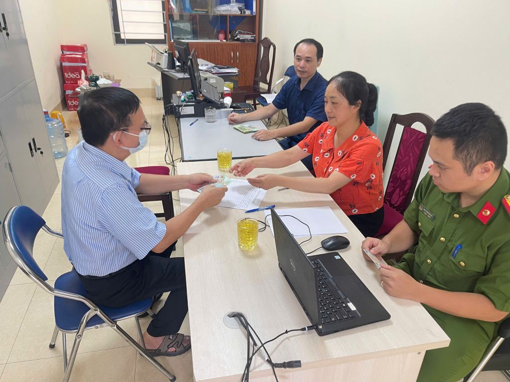 PHƯỜNG PHƯƠNG LIỆT NHANH CHÓNG TRIỂN KHAI CHI TRẢ TIỀN QUÀ TỚI NHÂN DÂN TRƯỚC NGÀY TẾT ĐỘC LẬP 2/9- Ảnh 2.