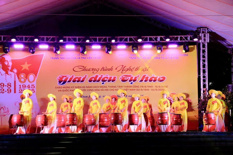 Chương trình nghệ thuật với chủ đề “ Giai điệu tự hào” thành công tốt đẹp.- Ảnh 2.