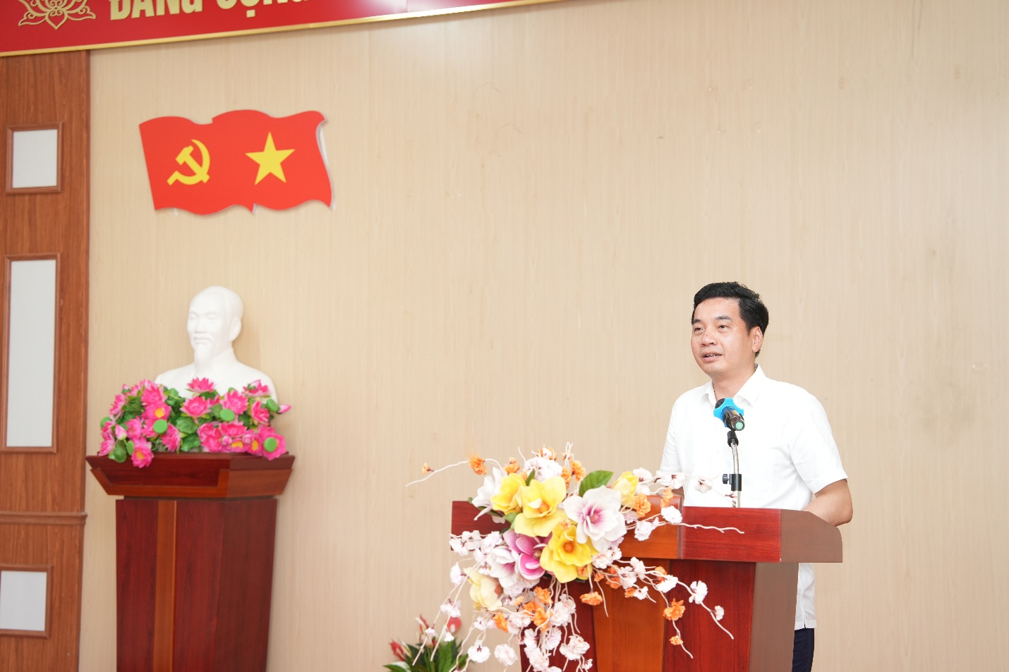 Đồng chí Bí thư Đảng ủy dự sinh hoạt tại chi bộ tổ dân phố Thành Trung- Ảnh 4.