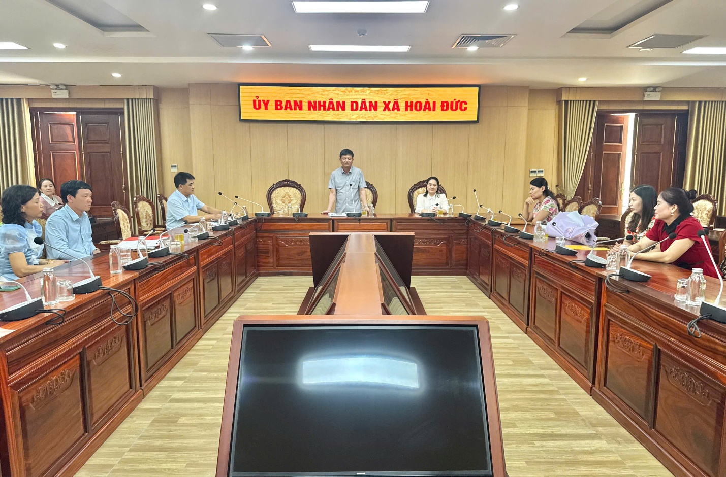 Xã Hoài Đức tổ chức hội nghị công bố và trao Quyết định về công tác cán bộ- Ảnh 1.