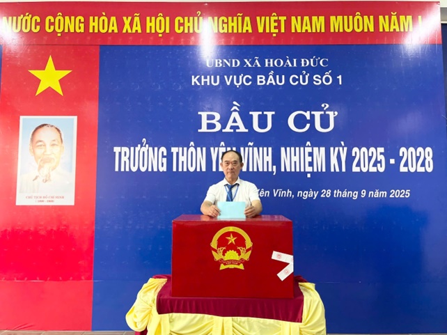 Cử tri 10 thôn, Tổ dân phố xã Hoài Đức nô nức trong ngày bầu cử Trưởng thôn, Tổ trưởng tổ dân phố nhiệm kỳ 2025-2028- Ảnh 14.