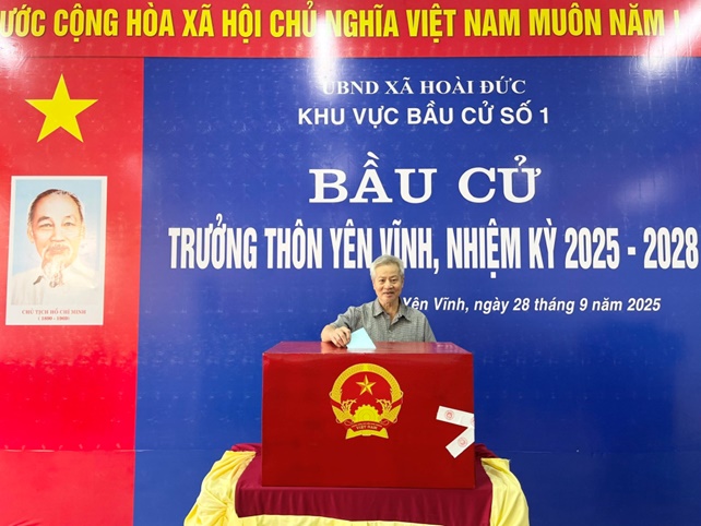 Cử tri 10 thôn, Tổ dân phố xã Hoài Đức nô nức trong ngày bầu cử Trưởng thôn, Tổ trưởng tổ dân phố nhiệm kỳ 2025-2028- Ảnh 15.