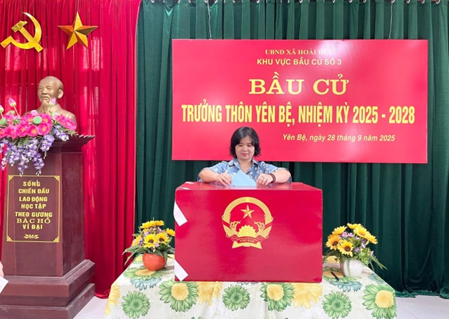 Cử tri 10 thôn, Tổ dân phố xã Hoài Đức nô nức trong ngày bầu cử Trưởng thôn, Tổ trưởng tổ dân phố nhiệm kỳ 2025-2028- Ảnh 10.