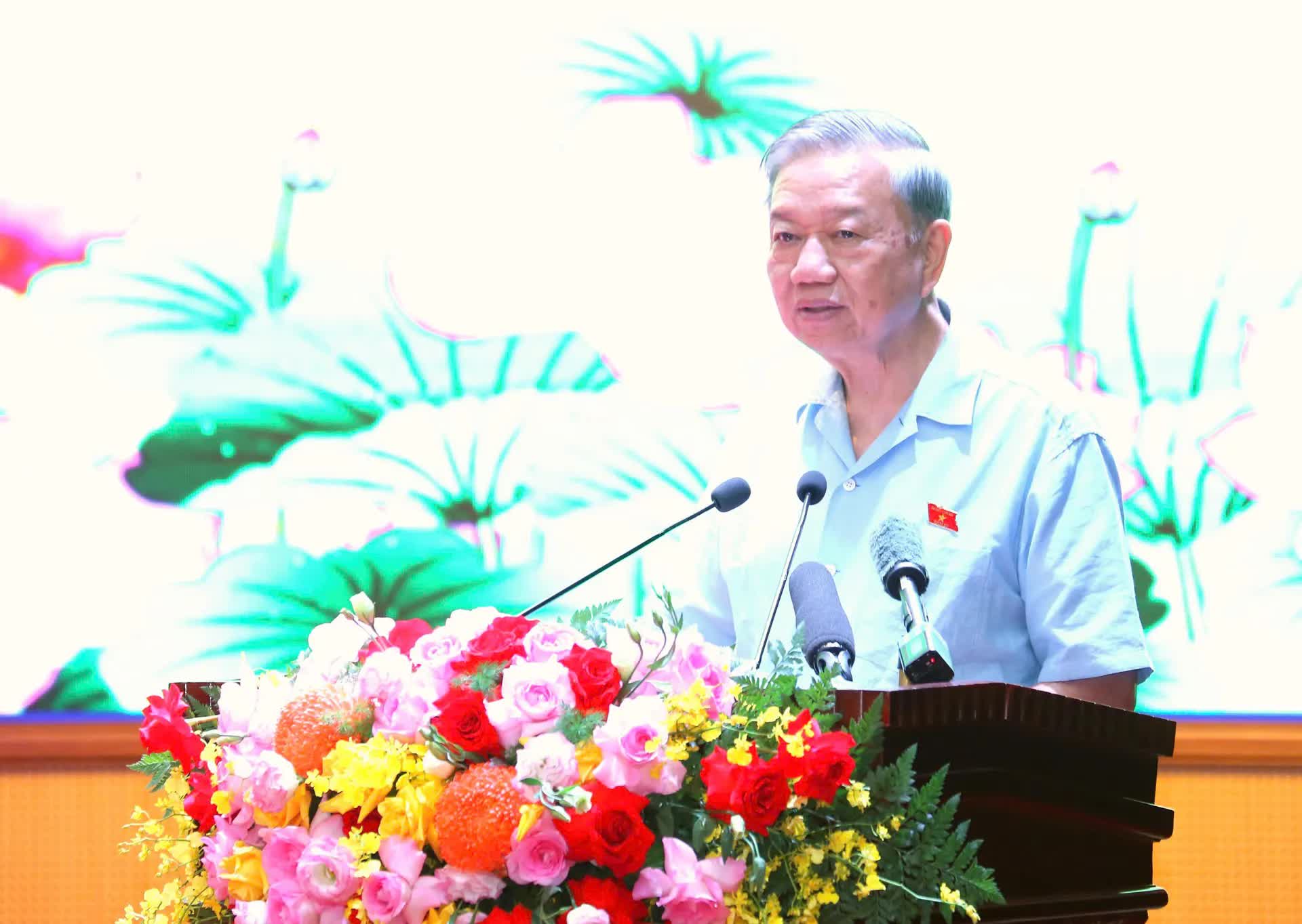 [Ảnh] Tổng Bí thư Tô Lâm tiếp xúc cử tri 9 xã Hà Nội trước Kỳ họp thứ 10 Quốc hội khóa XV- Ảnh 11.