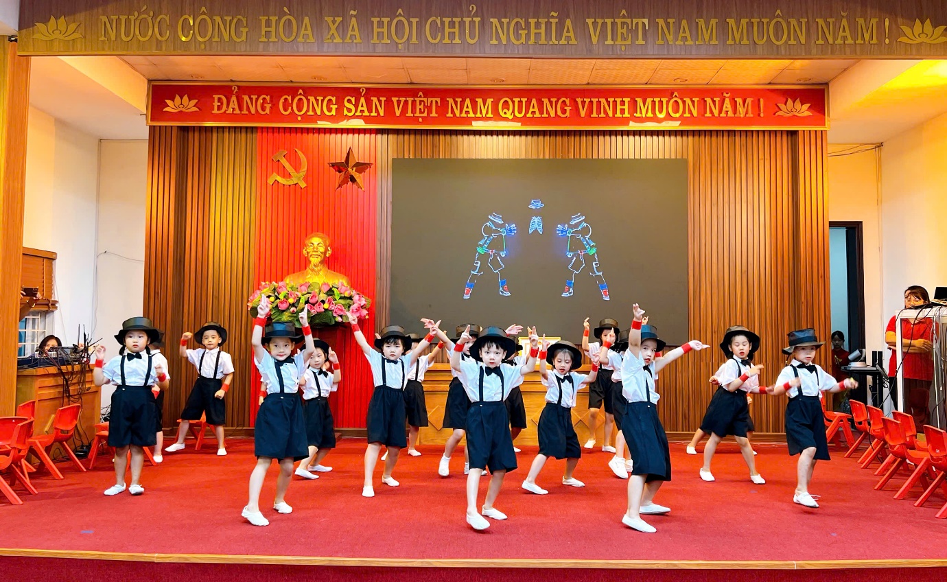 Phường Thanh Liệt: Tuyên dương, khen thưởng các tập thể, cá nhân đạt thành tích xuất sắc trong năm học 2024 – 2025- Ảnh 4.