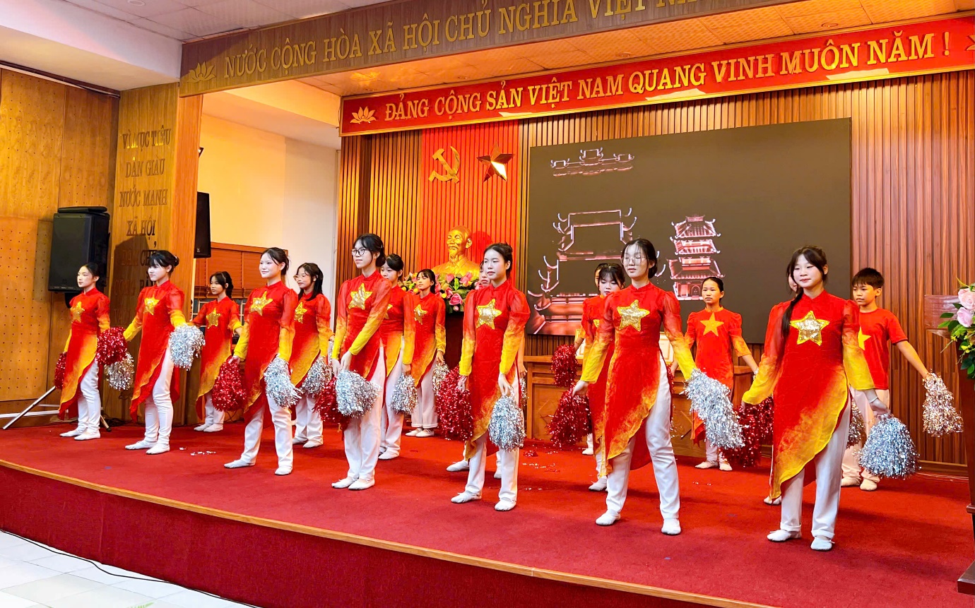 Phường Thanh Liệt: Tuyên dương, khen thưởng các tập thể, cá nhân đạt thành tích xuất sắc trong năm học 2024 – 2025- Ảnh 5.