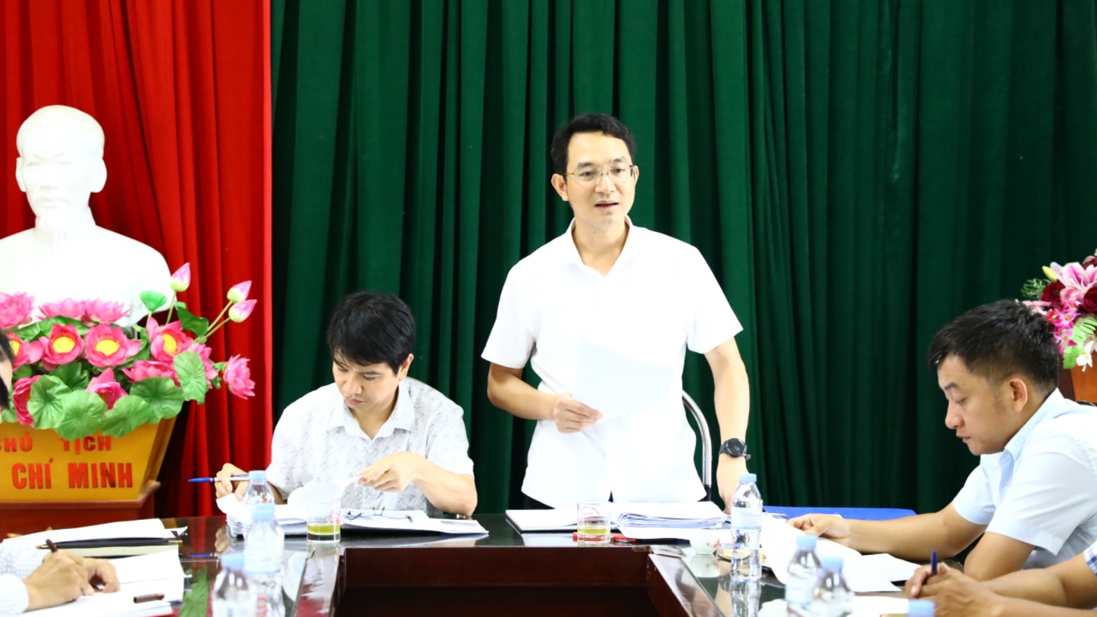 Đồng chí Phó Chủ tịch UBND xã chủ trì triển khai Kế hoạch thực hiện chiến dịch “90 ngày làm giàu, làm sạch dữ liệu về đất đai”- Ảnh 3.