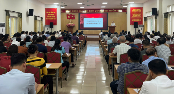 KHAI GIẢNG LỚP BỒI DƯỠNG NGHIỆP VỤ CÔNG TÁC KIỂM TRA, GIÁM SÁT VÀ THI HÀNH KỶ LUẬT TRONG ĐẢNG NĂM 2025
- Ảnh 2.