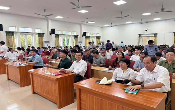 KHAI GIẢNG LỚP BỒI DƯỠNG NGHIỆP VỤ CÔNG TÁC KIỂM TRA, GIÁM SÁT VÀ THI HÀNH KỶ LUẬT TRONG ĐẢNG NĂM 2025
- Ảnh 3.