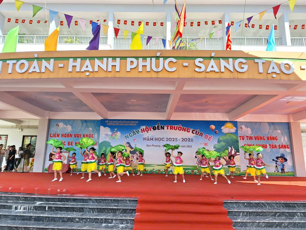 Các trường học trên địa bàn xã Đan Phượng sẵn sàng cho ngày khai giảng năm học mới.- Ảnh 1.