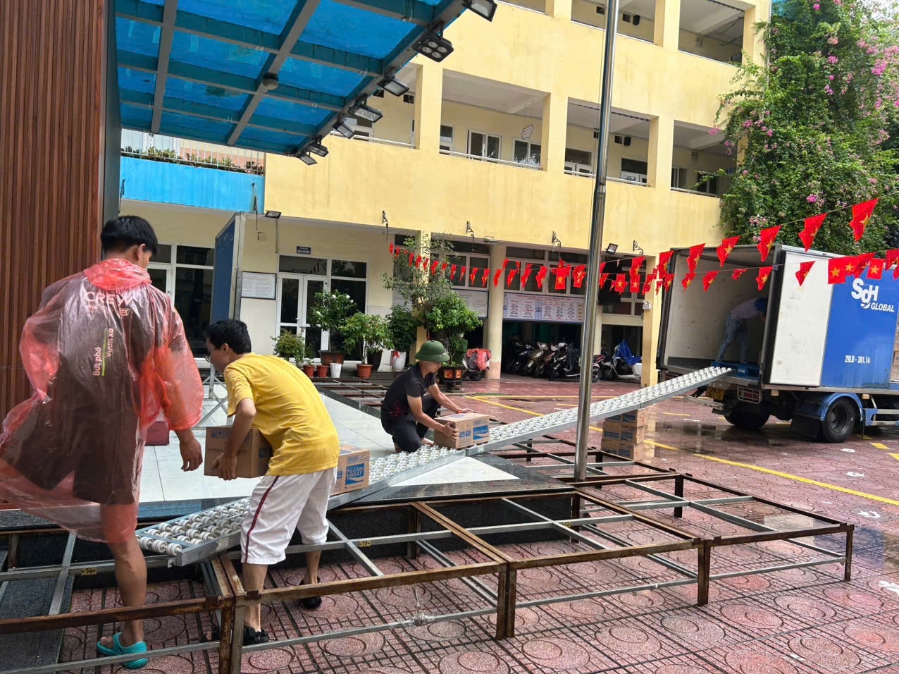 Phường Hai Bà Trưng và công tác tặng quà nhân dịp kỷ niệm 80 năm ngày quốc khánh 2/9/1945 - 2/9/2025- Ảnh 2.