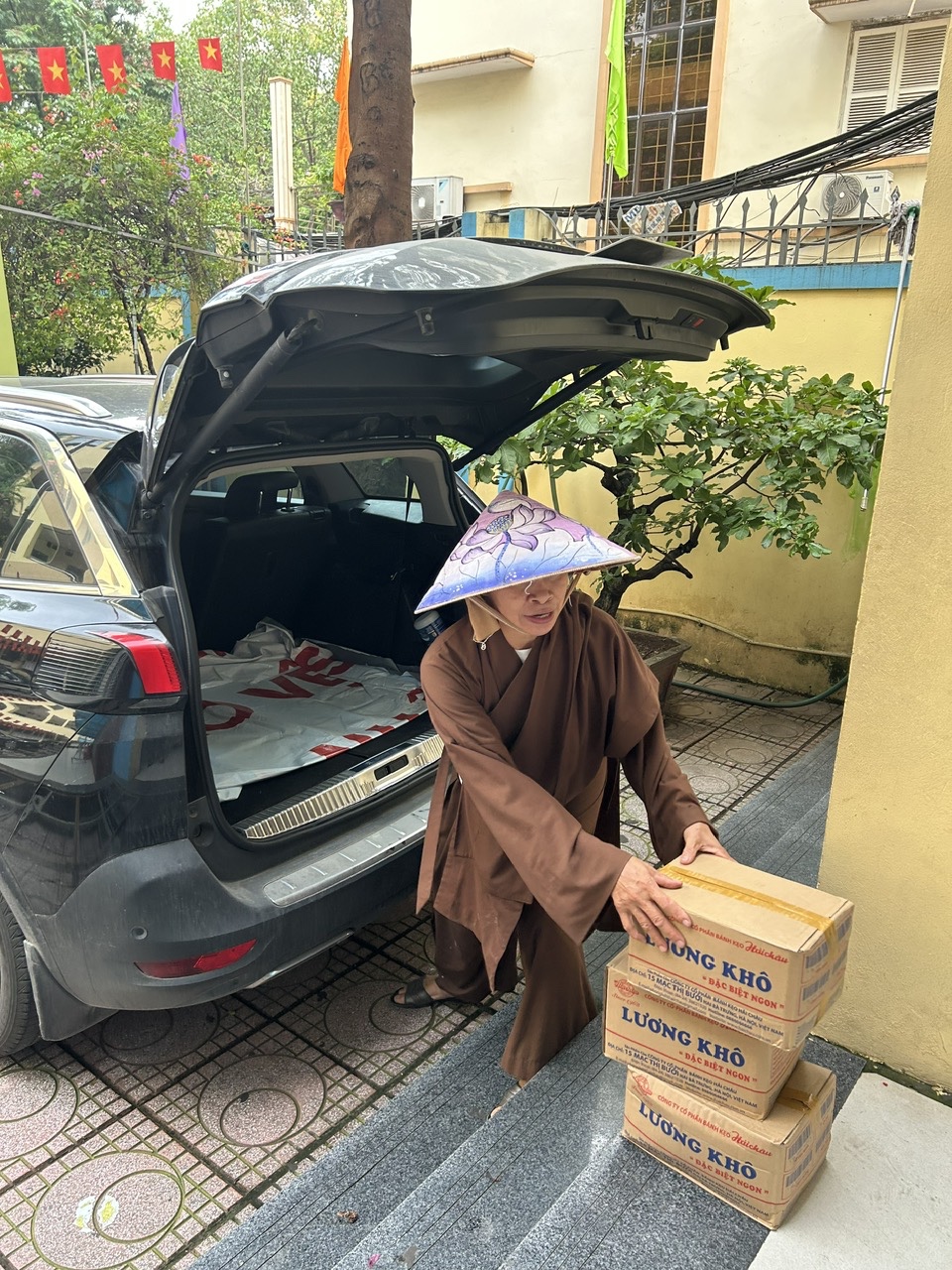 Phường Hai Bà Trưng và công tác tặng quà nhân dịp kỷ niệm 80 năm ngày quốc khánh 2/9/1945 - 2/9/2025- Ảnh 3.