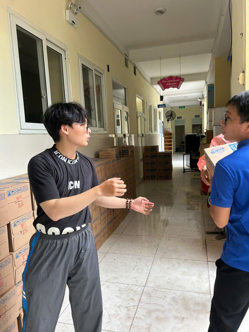 Phường Hai Bà Trưng và công tác tặng quà nhân dịp kỷ niệm 80 năm ngày quốc khánh 2/9/1945 - 2/9/2025- Ảnh 6.