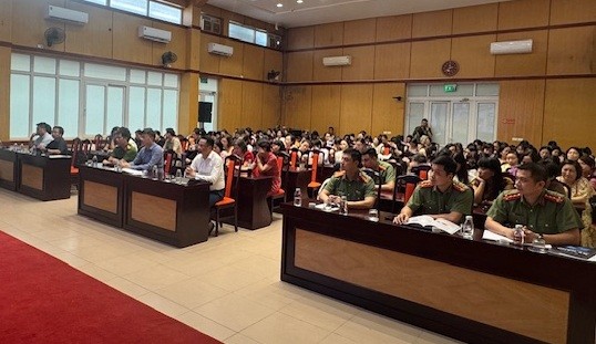Phường Hai Bà Trưng: Trang bị kiến thức quý cho các thầy cô giáo trước thềm năm học mới.- Ảnh 2.