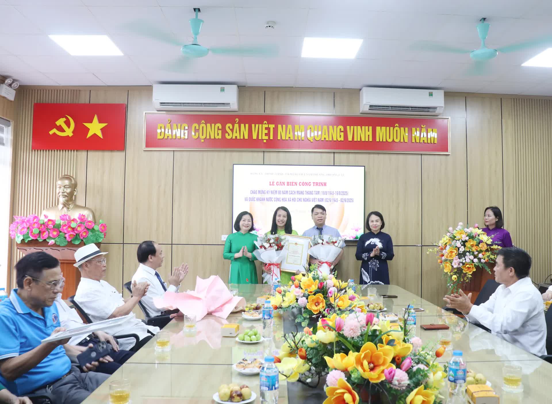 Phường Thượng Cát gắn biển “địa chỉ đỏ” và công trình giáo dục kỷ niệm 80 năm Quốc khánh- Ảnh 4.