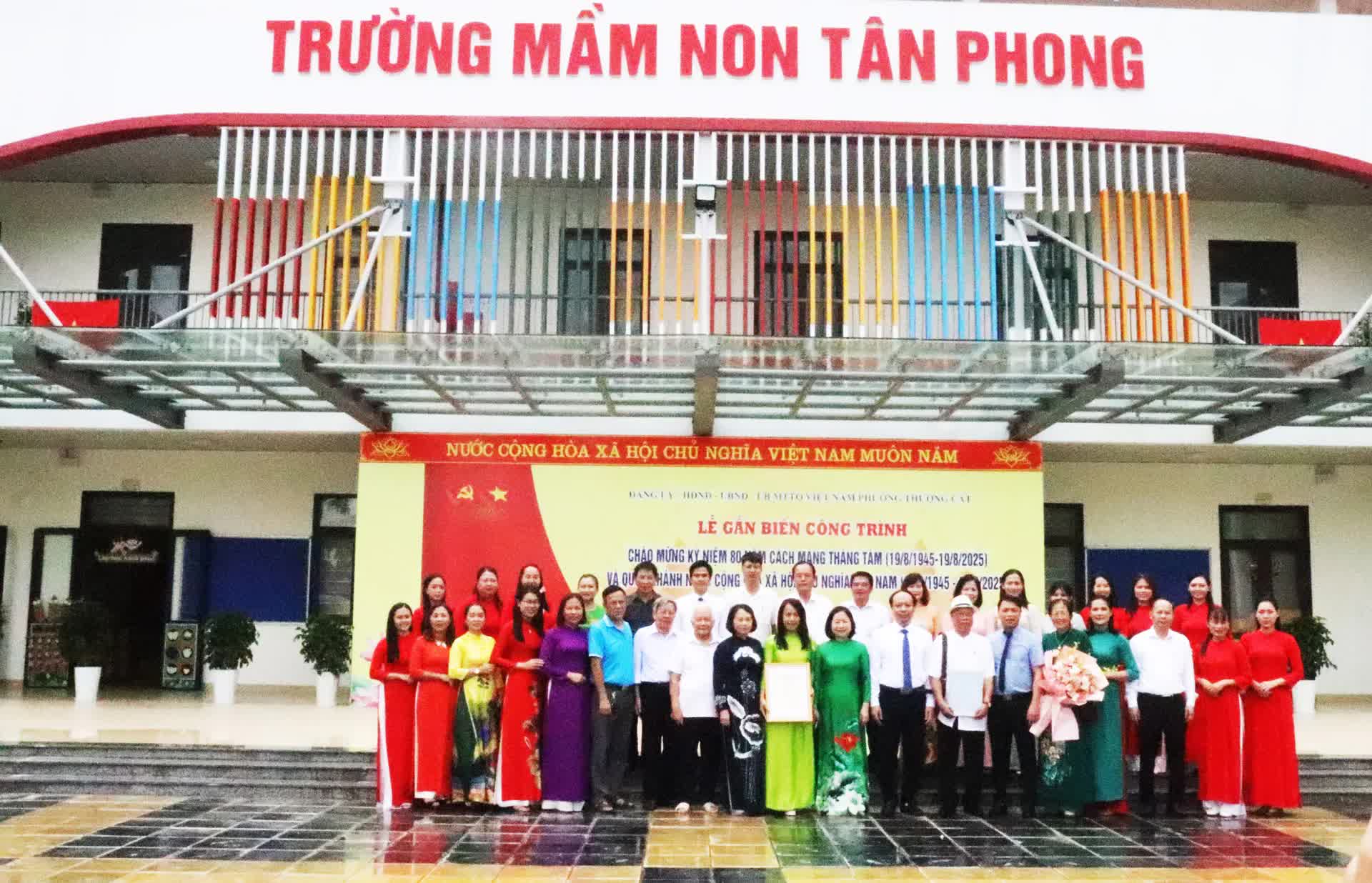 Phường Thượng Cát gắn biển “địa chỉ đỏ” và công trình giáo dục kỷ niệm 80 năm Quốc khánh- Ảnh 6.