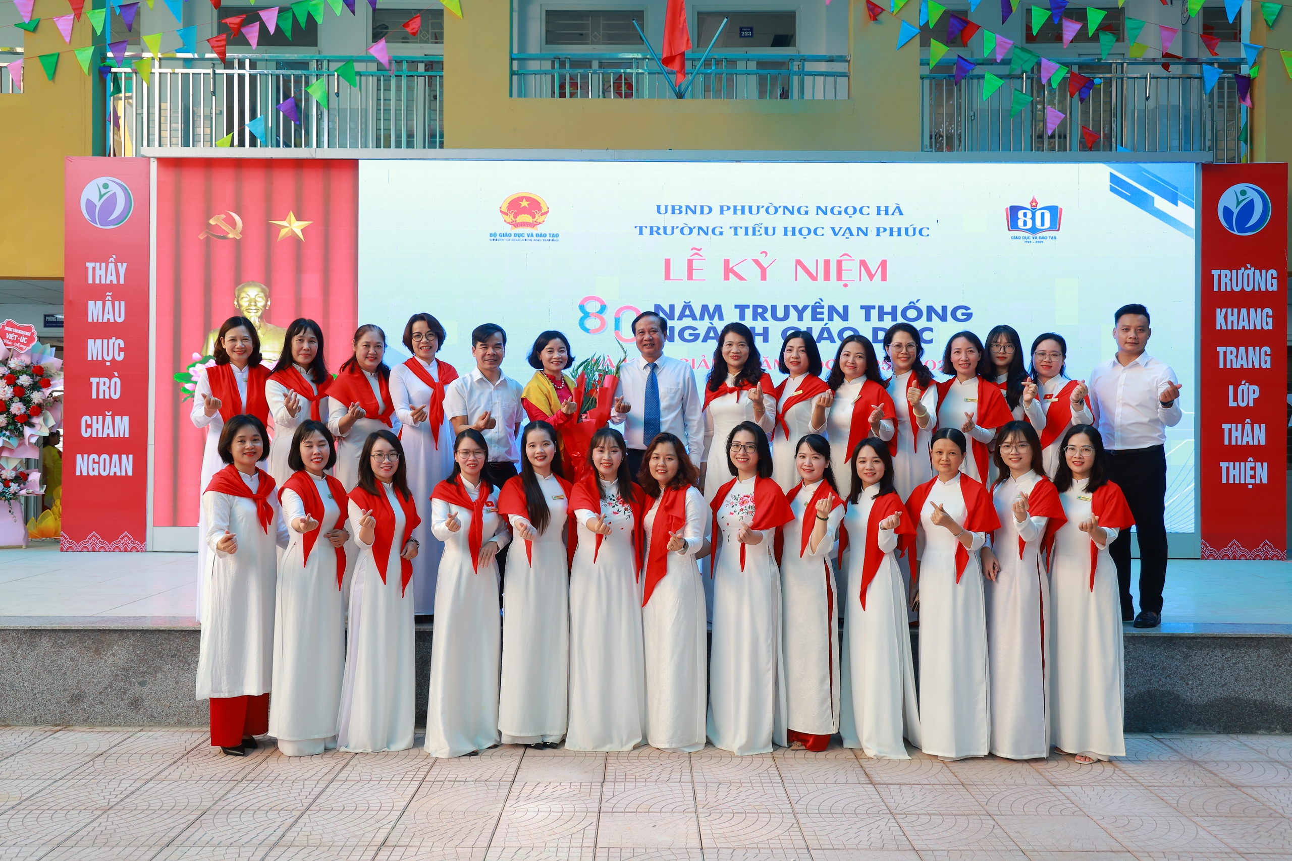 Rộn ràng không khí khai giảng năm học mới tại phường Ngọc Hà- Ảnh 1.