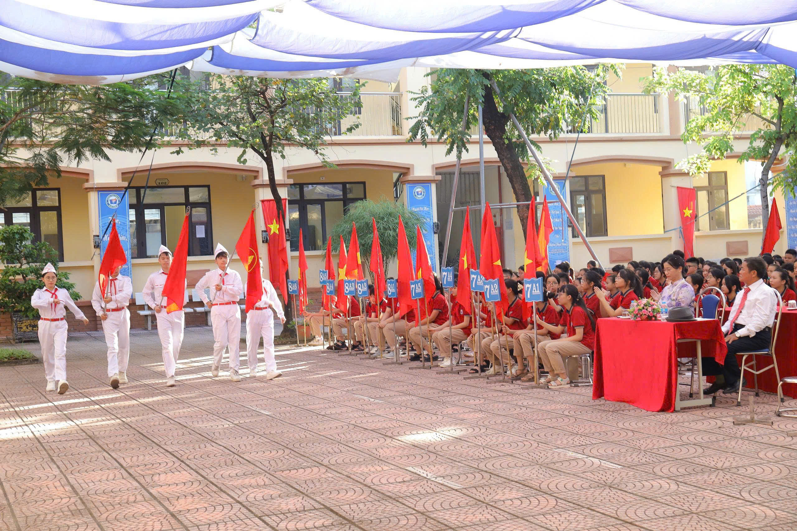 Không khí Lễ khai giảng năm học mới tại Trường THCS Đông Mỹ