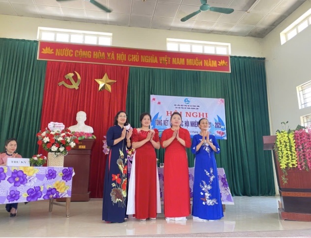 HỘI NGHỊ CHI HỘI ĐIỂM CHI HỘI PHỤ NỮ THÔN KHẢM LÂM NHIỆM KỲ 2025-2030- Ảnh 1.
