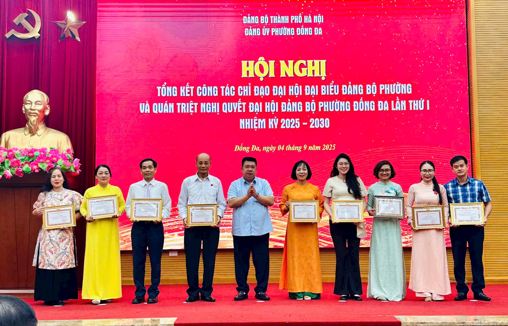 Phường Đống Đa khen thưởng 56 tập thể, cá nhân có thành tích trong tổ chức Đại hội Đảng- Ảnh 4.