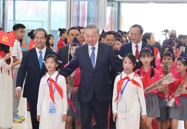 TỔNG THUẬT: Lễ khai giảng đặc biệt của 1,6 triệu thầy, cô và gần 26 triệu học sinh, sinh viên- Ảnh 9.