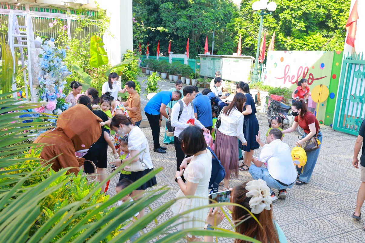 Trương Mầm non Hoa Sữa rực rỡ ngày khai trường - Hòa chung niềm tự hào 80 năm Truyền thống Ngành Giáo dục- Ảnh 2.
