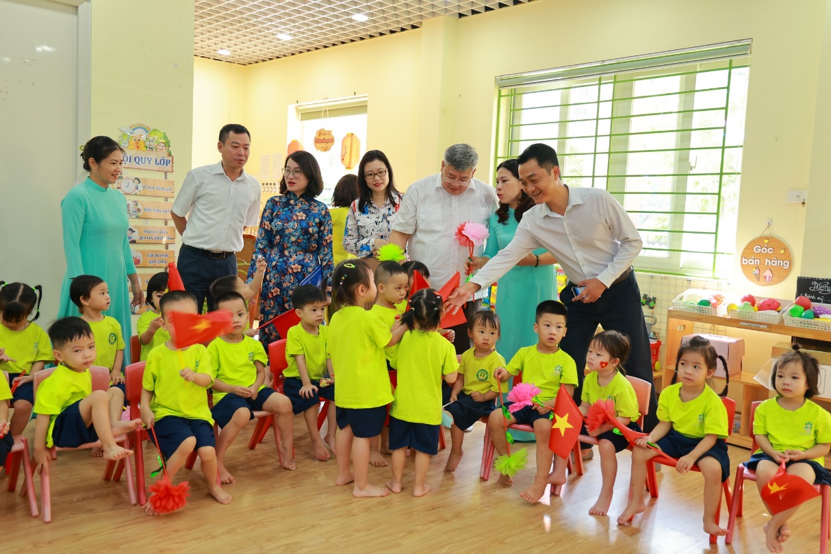 Trương Mầm non Hoa Sữa rực rỡ ngày khai trường - Hòa chung niềm tự hào 80 năm Truyền thống Ngành Giáo dục- Ảnh 3.