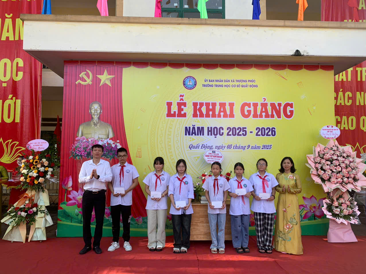 Những hình ảnh về không khí khai giảng năm học mới trên địa bàn xã Thượng Phúc- Ảnh 30.
