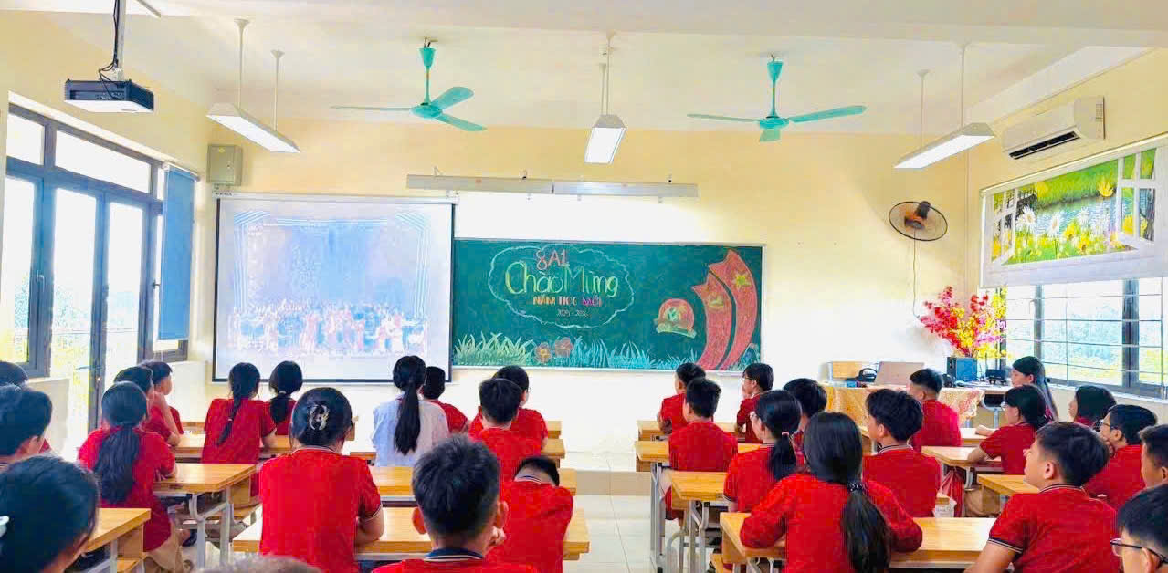 Không khí phấn khởi vui tươi sẽ để lại dấu ấn sâu đậm cho học sinh về ngày khai trường.