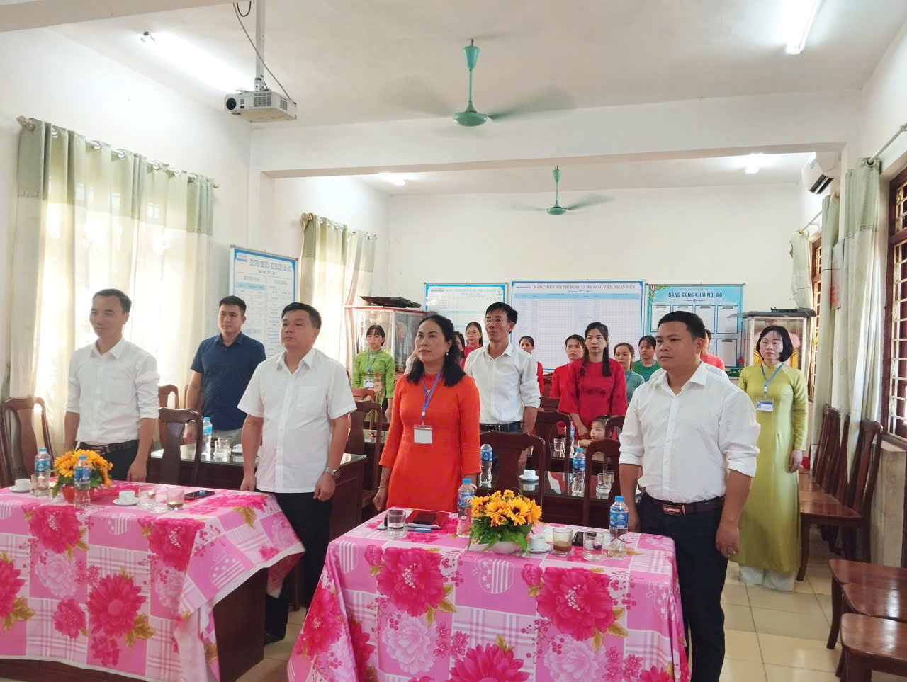 Những hình ảnh về không khí khai giảng năm học mới trên địa bàn xã Thượng Phúc- Ảnh 17.