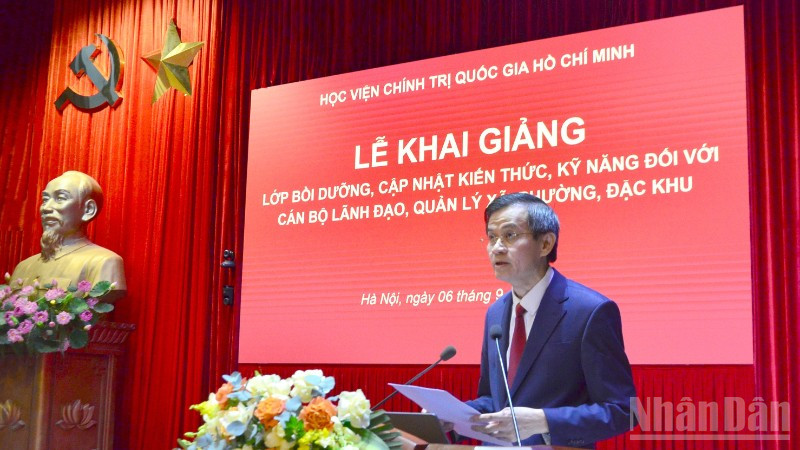 Thường trực Đảng ủy xã Sơn Đồng chủ trì dự bồi dưỡng, cập nhật kiến thức, kỹ năng đối với cán bộ quản lý cấp xã, phường- Ảnh 3.